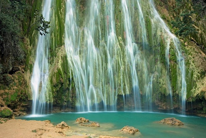 Cascada El Limón — 40 metros de caída en la selva tropical de Samaná