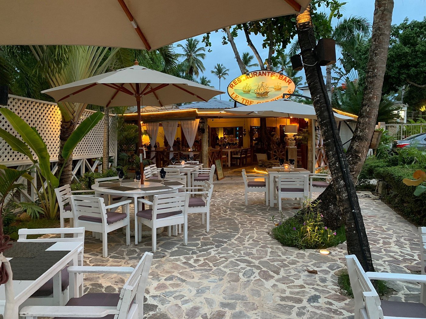 Entrada y terraza de Le Tre Caravelle, Las Terrenas