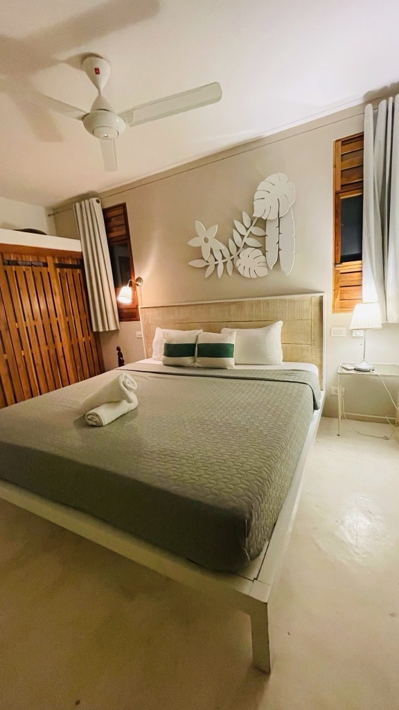 Habitación Master con cama King Size y baño en suite en villa de Las Terrenas